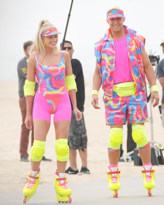 Margot Robbie On The Set Of The Barbie Roller Skating Scene Photos Yourfappeningblog Com